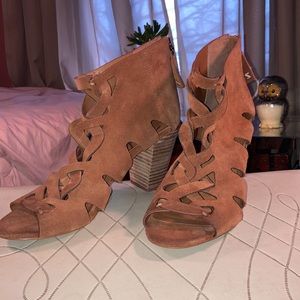 NWOT Zodiac Camila Brown open toe Booties- 10